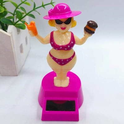 1 stuks Auto Decoratie Zonne-Decoratie Bobblehead Pop Cartoon Rijke Vrouw Model Decoratie Cadeau Creatieve Interieur Auto Benodigdheden roze