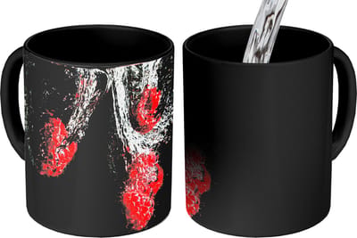 Magische Mok - Foto op Warmte Mokken - Koffiemok - Frambozen - Fruit - Stilleven - Water - Zwart - Rood - Magic Mok - Beker - 350 ML - Theemok