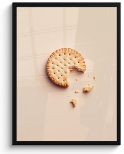 Fotolijst inclusief poster - Posterlijst 50x70 cm - Posters - Koekje - Kruimels - beige - Foto in lijst - Keuken decoratie muur - Wanddecoratie accessoires - Muurdecoratie - Schilderijen