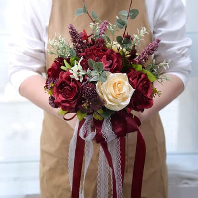 Bruidsboeket - Kunstbloemen Boeket - Bruiloft Decoratie - Handgemaakt Ontwerp - 26 cm Diameter - Rood