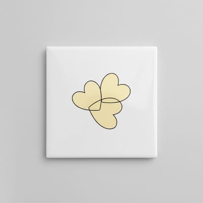 Minimalistisch Harten Trio Keramische Tegel 15x15 cm – Zacht Beige Abstract Hart Design | Moderne Woondecoratie Cadeau