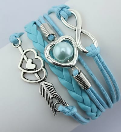 Blauwe wikkel armband voor dames – imitatieleer armband met infinity teken, hartjes en pijl bedel