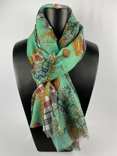 Zomersjaal met print-divers 70% viscose met 30 % zijde van dun materiaal in diverse kleuren