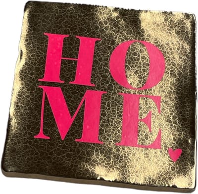 Hippe tegeltje met tekst: Home | Goud met neon roze | Gepersonaliseerde cadeau | Hippe Spreuktegel | Nieuwe woning cadeau | Housewarming cadeau