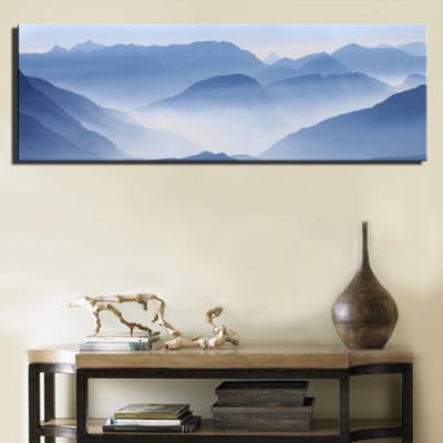 Allernieuwste.nl® Canvas Schilderij Wolken in Bergen Blauw - Moderne kunst - Poster - 40 x 120 cm - Kleur