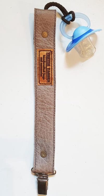 Toetie & Zo Handgemaakte Leren Speenkoord Beige, lichtbruin, leder, speenhouder
