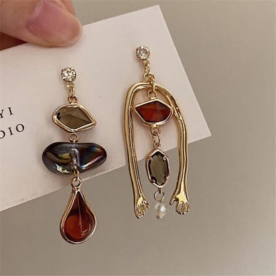 Vintage Abstracte Kunststijl Asymmetrische Druppels Oorbellen Voor Vrouwen Persoonlijkheid Menselijke Hand Oorbellen Feest Sieraden brown