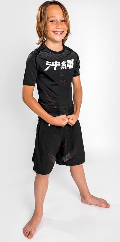 Venum OKINAWA 3.0 Rash Guard Kids Zwart Rood - Kids - 10 Jaar