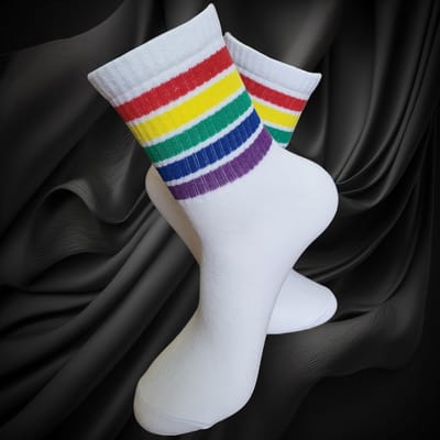 Pride - Regenboog - Verjaardag cadeau - Grappige sokken - Tennis sokken - Leuke sokken - Vrolijke sokken - Aparte Sokken - Valentijn Cadeau - Luckyday Socks - Cadeau sokken - Sokken waar je vrolijk van wordt - Maat 37-44