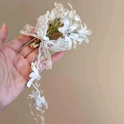 1 Stuk Nieuwe Chinese Super Fee Sfeer Gevoel Bloemen Kwastje Haarclip Vrouwelijk Licht Luxe Premium Gevoel Niche Zijclip white
