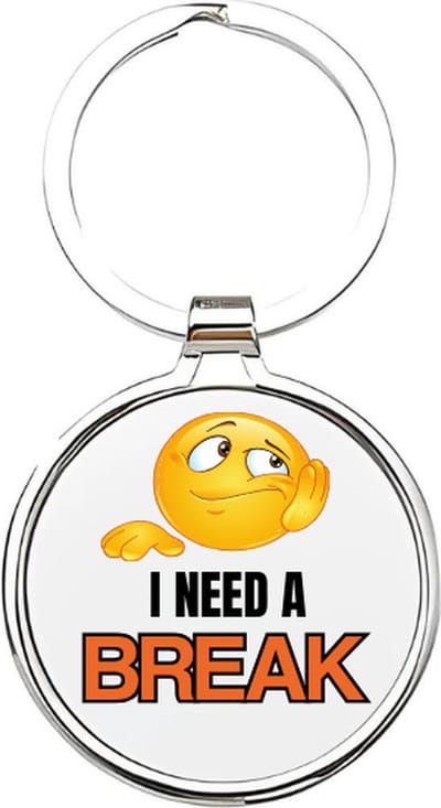 Akyol - i need a break Sleutelhanger - Werk - werknemers - werk - pauze - ik heb een pauze nodig - werkgever - pauze van werk - werken - fulltime job - 4 x 7,5 CM