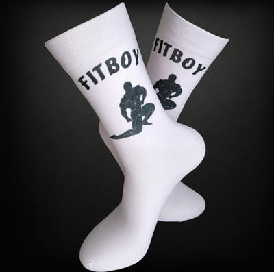 Fitness Sokken - Fit Boy - Sportsokken - Sportschool - leuke sokken - vrolijke sokken - witte sokken - valentijns cadeau - sokken met tekst - Verjaardags cadeau - grappige sokken - Sokken waar je vrolijk van wordt - maat 37-44
