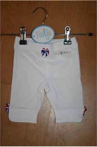Feetje legging wit capri met Nederlandse vlag op achterkant maat 86