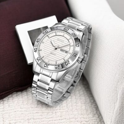 Stijlvolle SKMEI Herenhorloge Zilver met Wit Wijzerplaat - Luxe Quartz Met Roestvrij Staal, Waterdicht Design & Gratis Elegante Leerella Horlogedoos