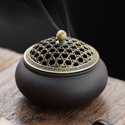 Dailygoods- Wierookbrander Compact Design - Keramisch - Antiek Stijl - Metalen Deksel - Vuurvaste Wierookhouder - Diameter 10 cm - Wierookschaal