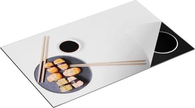 Chefcare Inductie Beschermer Sushi met Stokjes op een Witte Achtergrond - 85x52 cm - Afdekplaat Inductie - Kookplaat Beschermer - Inductie Mat