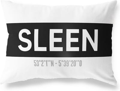 Tuinkussen SLEEN - DRENTHE met coördinaten - Buitenkussen - Bootkussen - Weerbestendig - Jouw Plaats - Studio216 - Modern - Zwart-Wit - 50x30cm