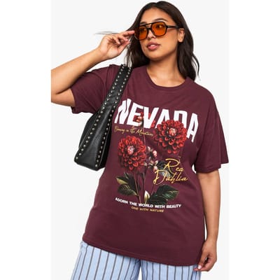 boohoo Dames Plus Nevada Rood Dahlias Bedrukte T-Shirt | Bordeaux Rood | Maat: 46