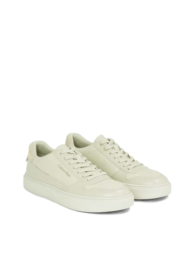 Lage sneakers met vetersluiting