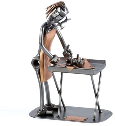 Metalen beeld - Kraamverzorgster - Vrouw met baby - 12x17x6 cm - by Rawa