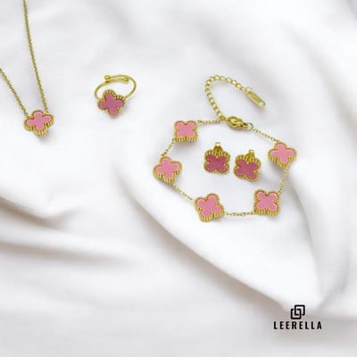 Leerella Luxe Klaver Sieradenset Roze - Ketting, Armband, Oorbellen & Verstelbare Ring