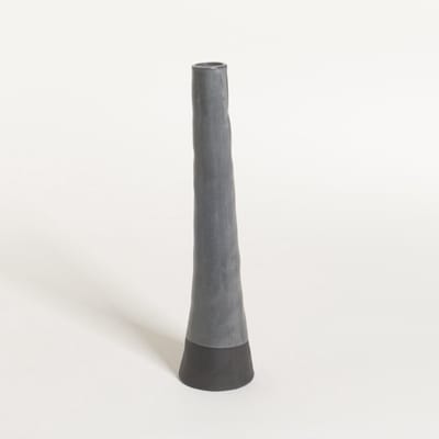 The Table atelier - vaas - Ø 6 * 22,5 cm - keramiek - handgemaakt - grijs