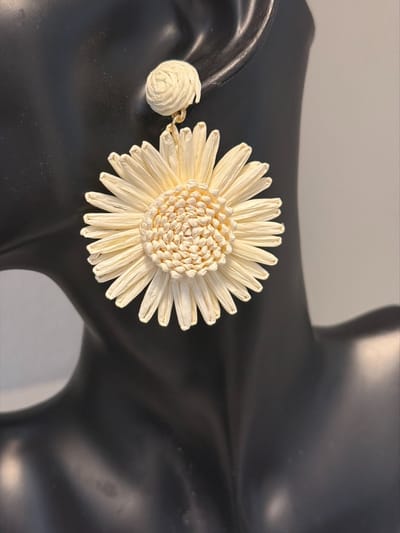 Grote witte bloem oorbellen || Make up | Parfum | Moederdag | Verjaardagscadeau| Cadeautje| Valentijnsdag| Kado | sieraden | vaderdag | oorbellen | oorsieraden