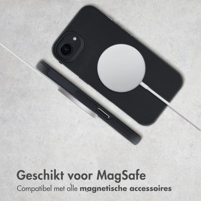 Accezz Hoesje - Geschikt voor Apple iPhone 17e / 16e - Tough Backcover geschikt voor MagSafe - Zwart