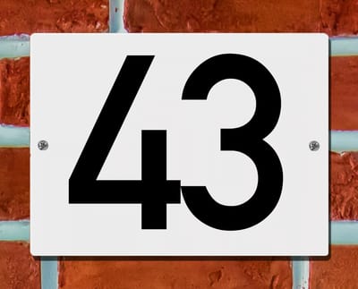 Huisnummerbord Wit - Nummer 43 - 15 x 12 cm - incl. bevestiging | - naambord - nummerbord - voordeur