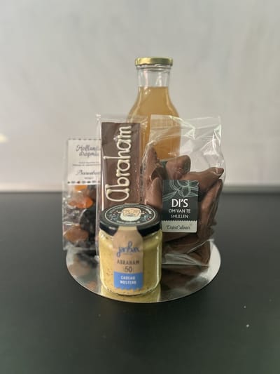 Abraham pakket -geschenkpakket- relatie geschenk - kado pakket - cadeau pakket - verjaardag - bakken - koken - eten en drinken - kerstpakketten