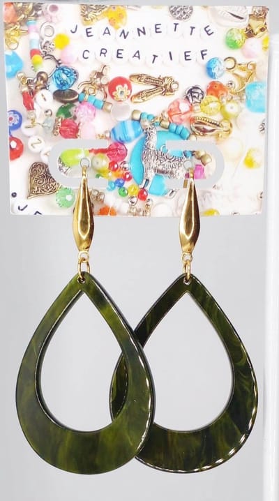 Jeannette-Creatief® - Resin - Druppel Olijfgroen- Olijfgroen - Oorbellen Dames - Groene Oorbellen - Dames Oorbellen - Olijfgroen - Olivegreen - Groen - Olijf - Groene Oorbellen - Sieraden - Herfstlook