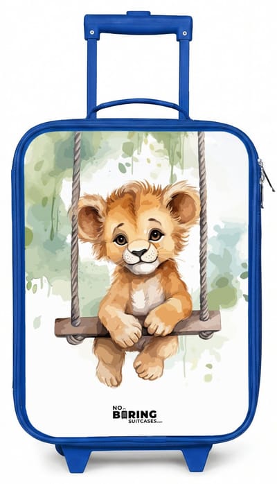 NoBoringSuitcases.com® - Kinderkoffer blauw - Kindertrolley jongen - Leeuwenwelpje met schommel illustratie - Koffer kind lichtgewicht - Reiskoffer trolley voor kinderen - Koffertje met lichtgevende wieltjes - Rolkoffer