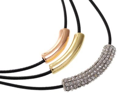 Behave - Korte ketting - 3 rijen waxkoord - Goud-rosé-zilverkleurige hangers - Kristalstenen - Verlengketting