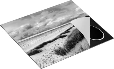 Chefcare Inductie Beschermer Strand en Duinen met Bewolking - Zwart Wit - 60x50 cm - Afdekplaat Inductie - Kookplaat Beschermer - Inductie Mat