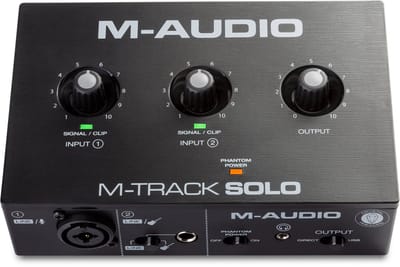 M-AUDIO M-Track Solo USB Audio Interface voor opnemen, streamen en podcasten met XLR-, lijn- en DI-ingangen, plus een softwaresuite inbegrepen