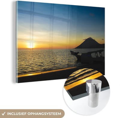® Glasschilderij 180x120 cm - Schilderij acrylglas - Zonsondergang bij het eiland Manado Tua in het Nationaal park Bunaken - Foto op glas - Muurdecoratie woonkamer - Wanddecoratie slaapkamer - Schilderijen