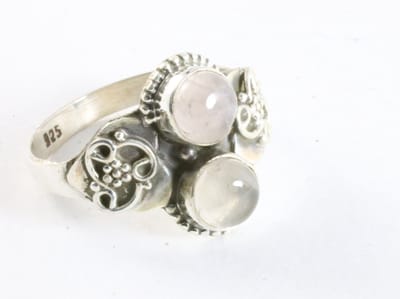Bewerkte zilveren ring met rozenkwarts - maat 16