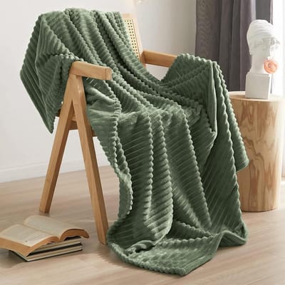 KZQ Olijfgroene Fleece Deken 127x156 Cm Zachte Lichte Pluche Banket Voor Binnen En Buiten Onderhoudsvriendelijk Sofadeken Knuffeldeken Woondeken Luchtige Fleecebanket