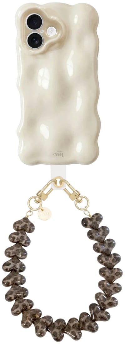 xoxo Wildhearts Bubbly case Cloud Dancer - Funky Hearts (Leopard) - geschikt voor iPhone 17 - Hoesje met telefoonkoord - golvend hoesje met hartjesketting - Telefoonhoesje met afneembaar koord - schokbestendig - Beige / Luipaardprint
