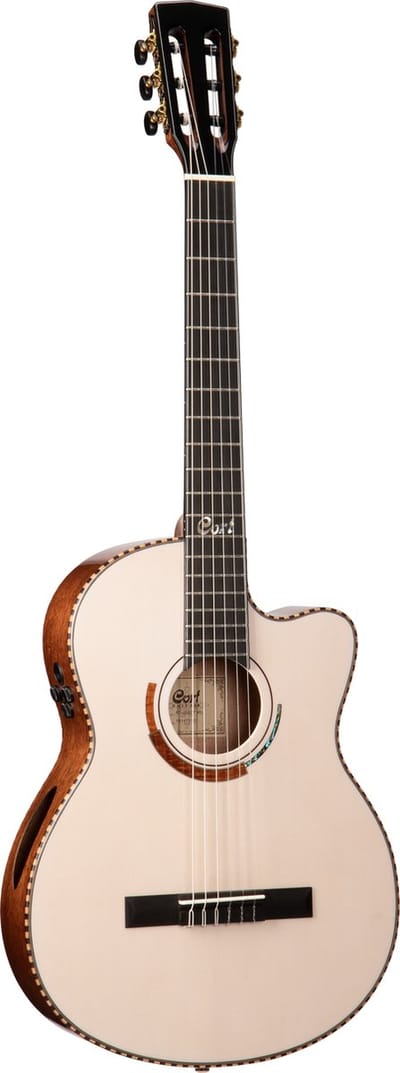 Cort COSOLWBLC Cutaway Klassieke Gitaar 4/4 Wit Elektro-akoestisch Hoogglans