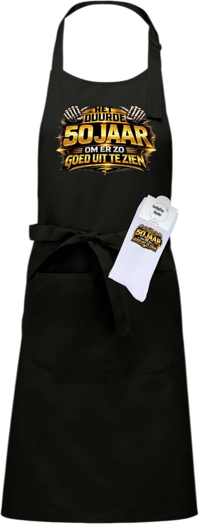 Keukenschort en sokken met tekst - Giftset - Goud het duurde 50 jaar - Moederdag - Vaderdag - Zwart - Verstelbaar - Cadeau idee - Verjaardag - Cadeau dames en heren - Liefste Opa en Oma cadeau - Kerst cadeau - Grappig cadeau - Onesize