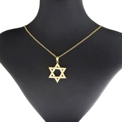 Ketting met davidster goudkleur. Ketting lengte ca. 50cm