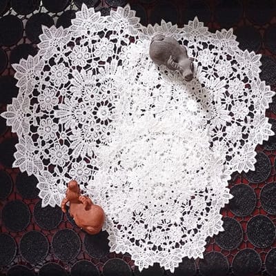 Dailygoods- Onderzetters Hittebestendig - Ronde Placemat - Set van 4 - Antislip - Handgehaakt - Uniek Bloemenpatroon - Placemats