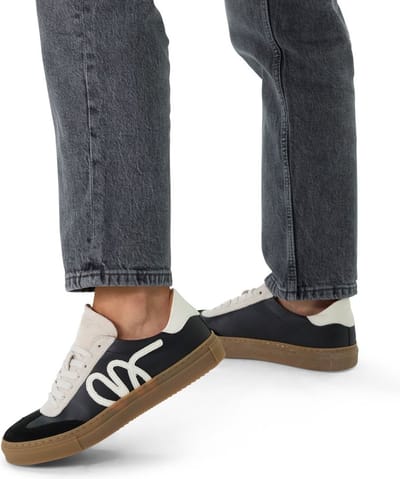 Manfield - Dames - Zwarte leren sneakers met suède details - Maat 38