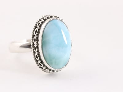 Bewerkte zilveren ring met larimar - maat 19