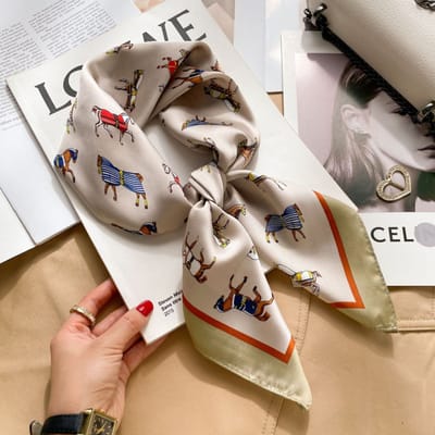 Zijden sjaal-stijl zijden sjaal voor dames - Kleurblokkenprint - Fris en delicaat - Decoratieve shawl over shirts L7456-Kaki Paard 70*70 CM