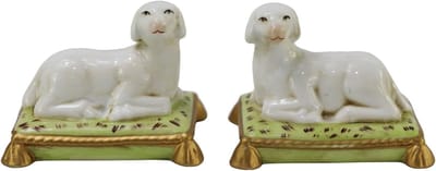 Antiek Koppeltje met Witte Schapen Beeldje 10 cm Hoog met Gouden Rand - Keramische Decoratie, Unieke Cadeaus en Boekensteunen voor Thuisdecoratie