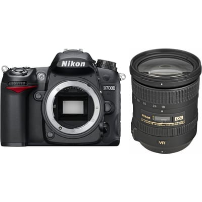 Nikon D7000 DSLR Camera + AF-S DX 18-200mm f/3.5-5.6G ED VR II Lens zwart