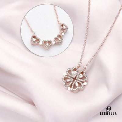 Leerella Luxe Vierbladige Klaver Halsketting met Hartjes - Rosé Goudkleur - Roestvrij Staal Sieraden