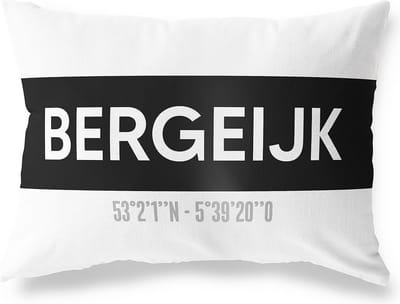 Tuinkussen BERGEIJK - NOORD-BRABANT met coördinaten - Buitenkussen - Bootkussen - Weerbestendig - Jouw Plaats - Studio216 - Modern - Zwart-Wit - 50x30cm
